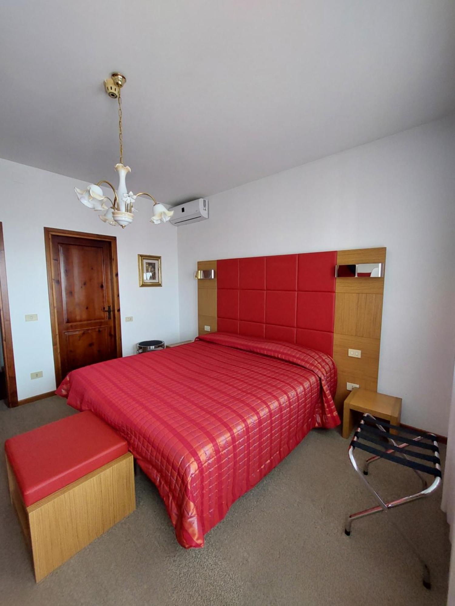Albergo Alla Pineta Montebelluna Kültér fotó
