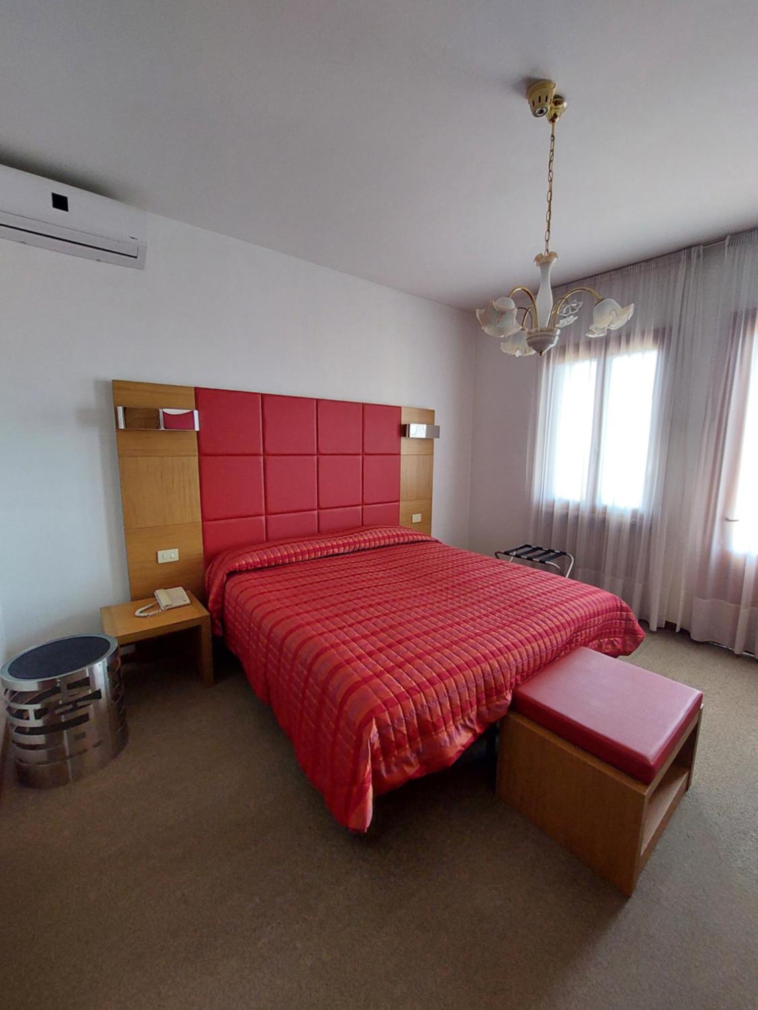 Albergo Alla Pineta Montebelluna Kültér fotó