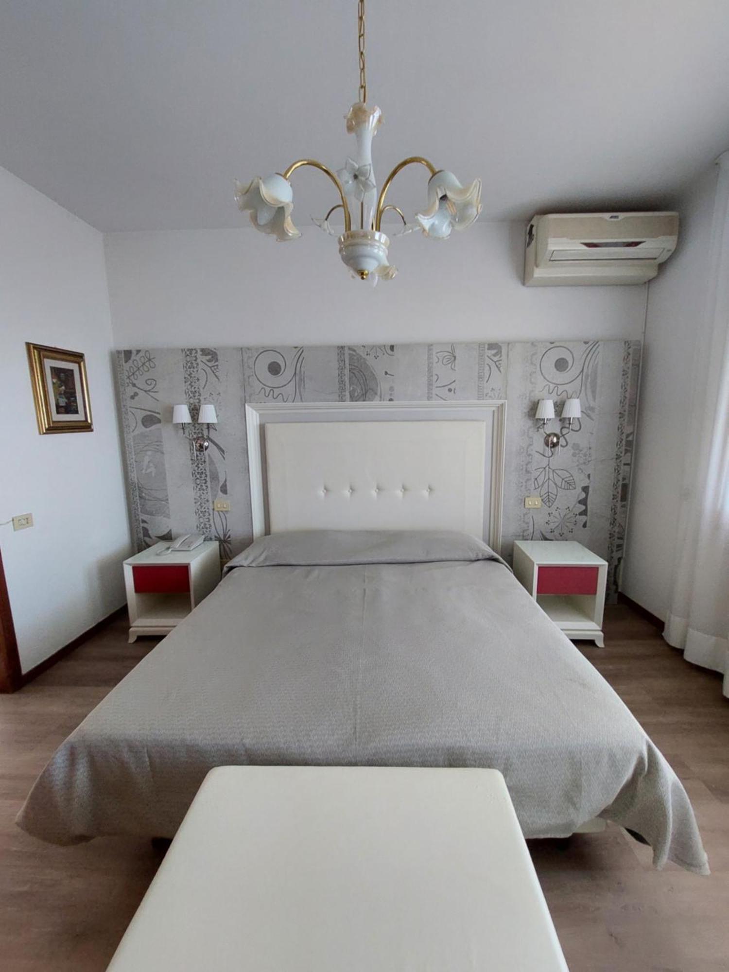 Albergo Alla Pineta Montebelluna Kültér fotó